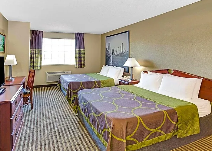 Super 8 By Wyndham Hotel 2*