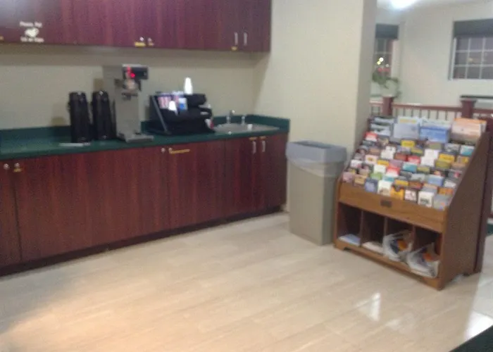 Super 8 By Wyndham Hotel