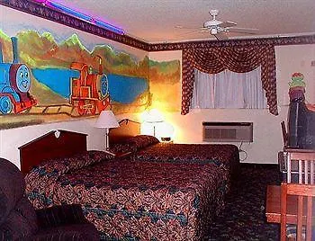 Super 8 By Wyndham Hotel 2*