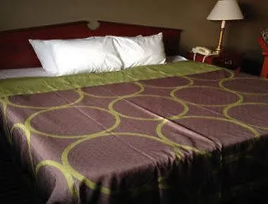 Super 8 By Wyndham Hotel